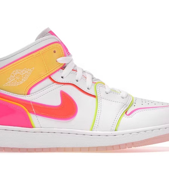 Jordan 1 Mid
Edge Glow (GS) - Picture 2 of 5
